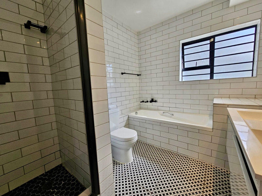 To Let 3 Bedroom Property for Rent in Fresnaye Western Cape